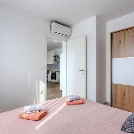 Borna Apartment *